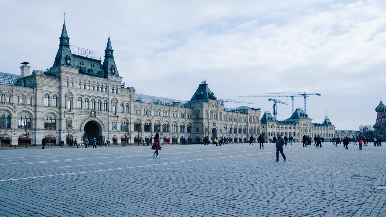 Crni rekordi u Rusiji: Sve više zaraženih, u jednom danu tisuću mrtvih zbog korone, a procijepljenost niska