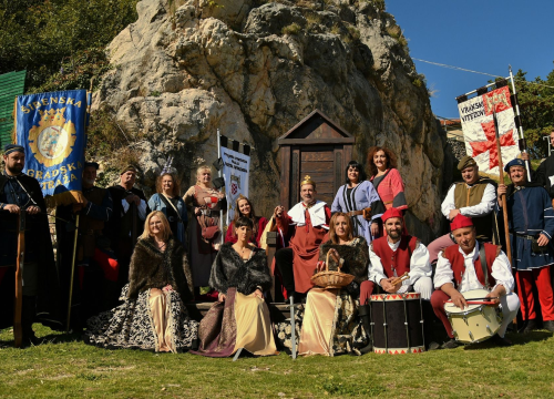 Okupljanje viteških udruga u Kninu: Slavila se krunidba kralja Dmitra Zvonimira