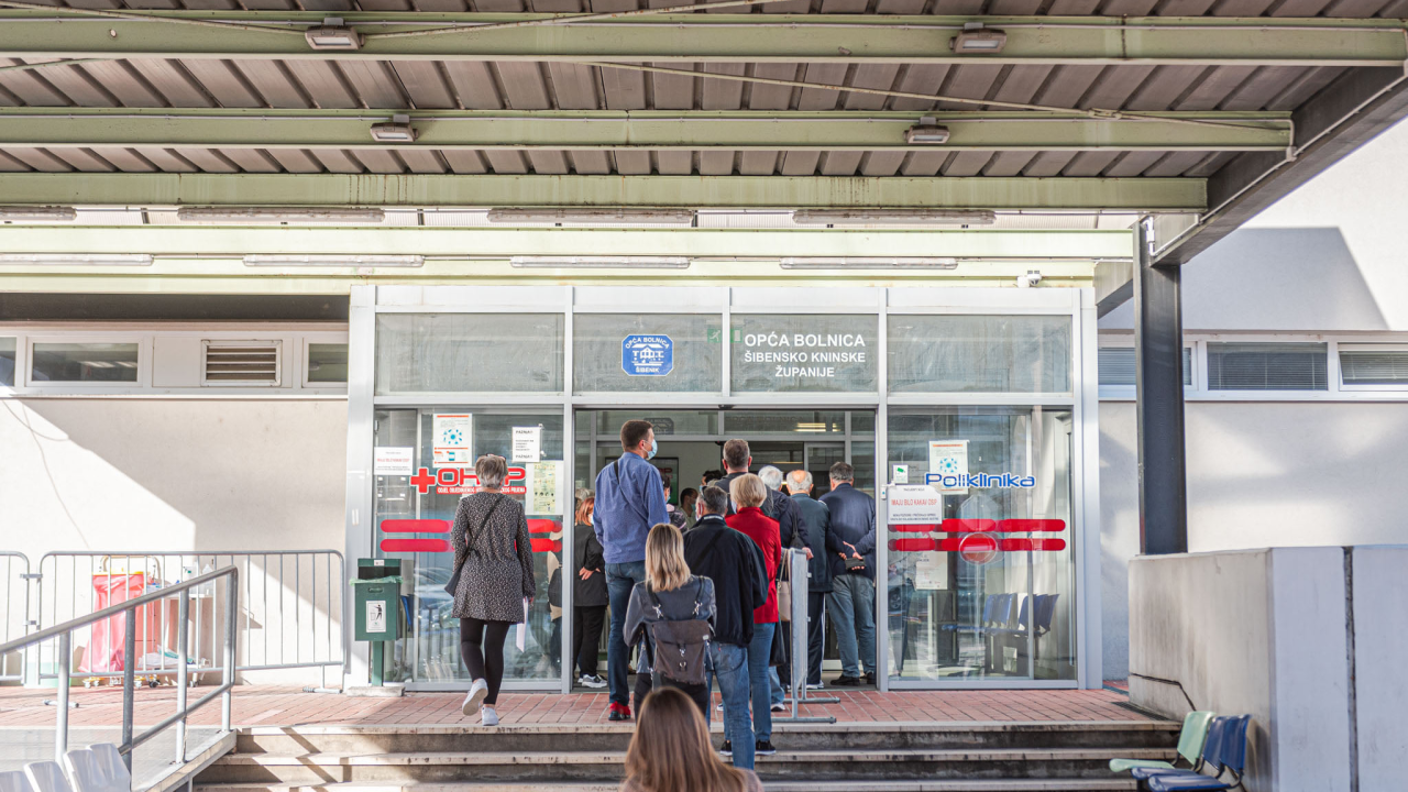 Ogroman porast: U županiji 111 novozaraženih, jedna osoba preminula