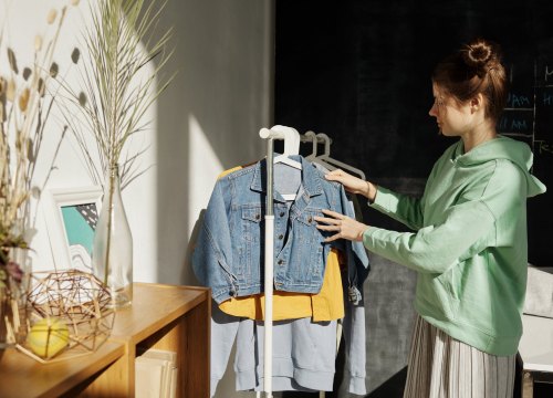 Nije svejedno koju boju nosite: Evo kako crvena, crna, plava, zelena i druge utječu na raspoloženje