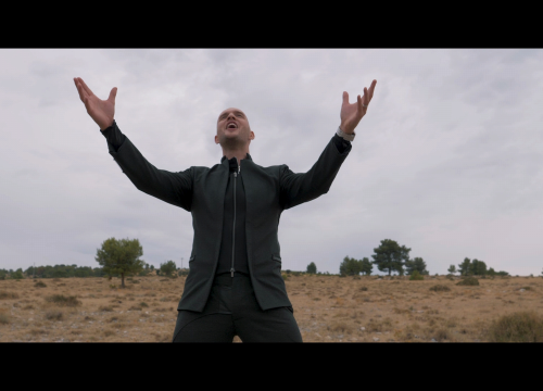 Kralj prvih plesova za svoj rođendan publici odlučio pokloniti dio sebe!