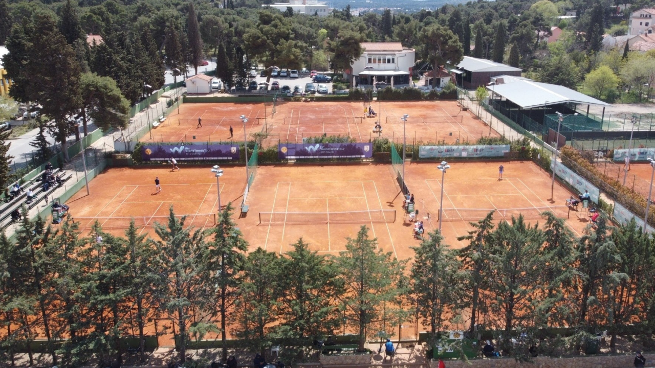 Šibenski tenisači skupili 7500 kuna za Kiaru Goršić