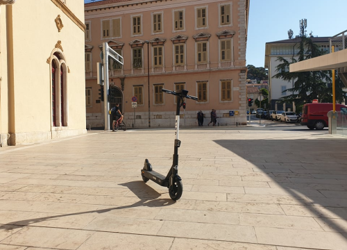 U Šibeniku su sve popularniji, a diljem Europe im ograničavaju upotrebu: 'Zatrpavaju ulice i opasni su'