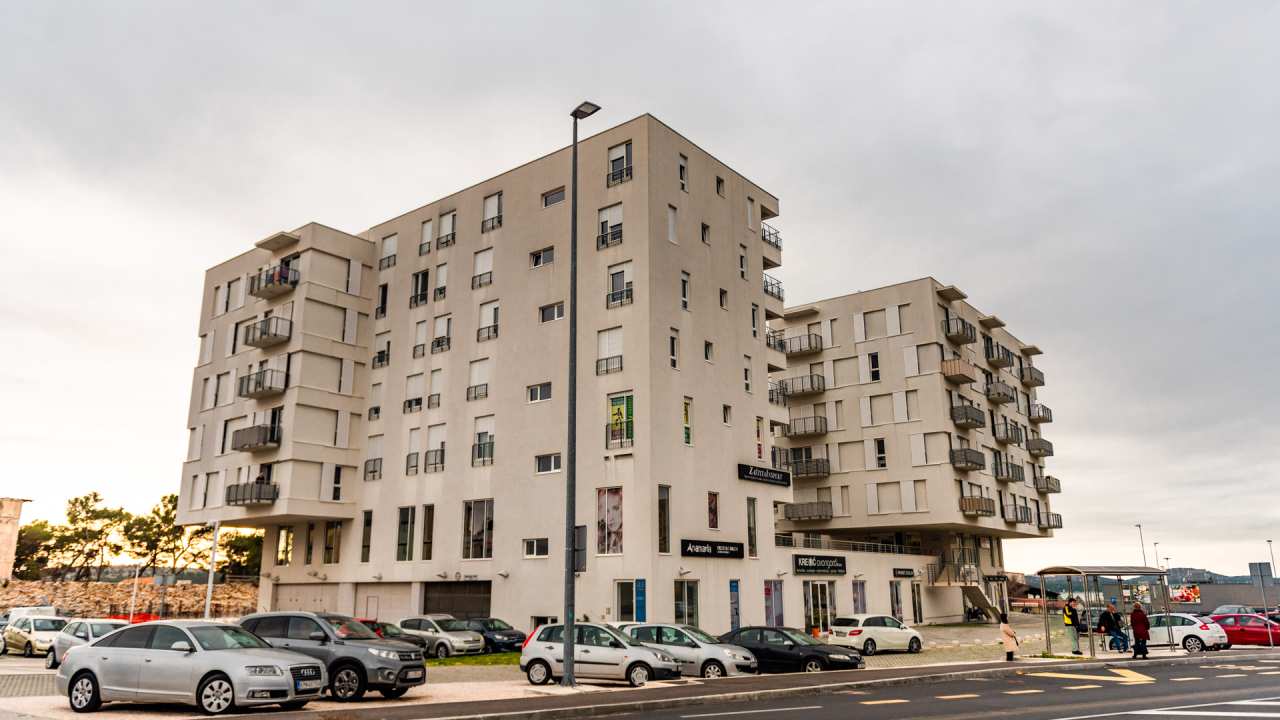 Svaki četvrti korisnik za stambeni kredit daje više od pola plaće