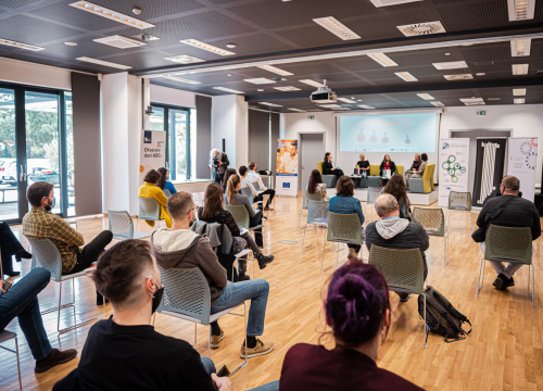 Fotografija 8 - Okrugli stol o programima EU za razvoj kulture i civilnog društva regija: 'Europski su nam fondovi prirodno stanje'