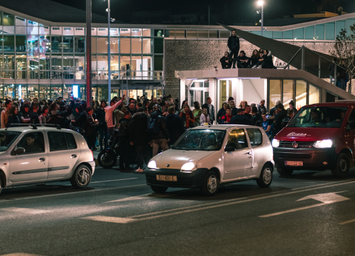 Fotografija 6 - Šibenčani se peti dan zaredom ‘spontano okupili’ na Poljani, ‘spontano’ im se pridružili i bikeri