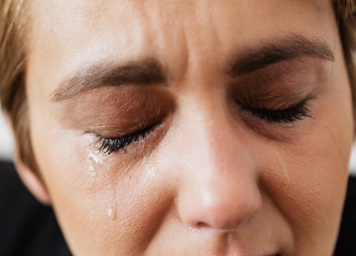 Za života isplačemo između 70 i 100 litara suza, muškarci plaču između 6 i 17 puta godišnje, a žene pet puta više