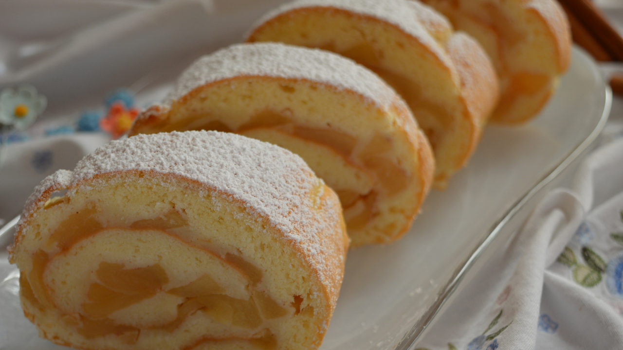 Rolada s jabukama: Najlakši recept za fini kolač kojem nećete moći reći ne