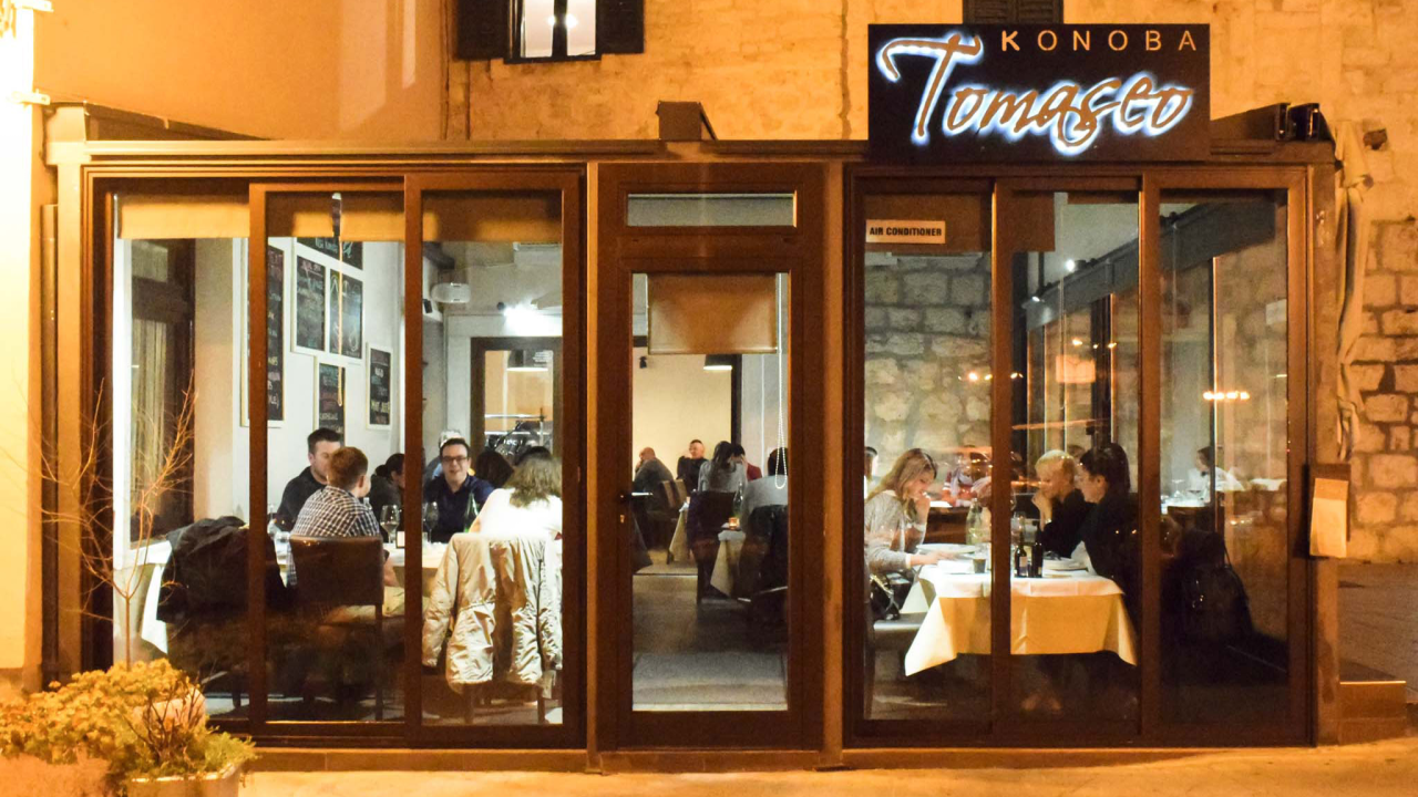 Prepustite se čaroliji blagdana na Adventu u Tomasea!