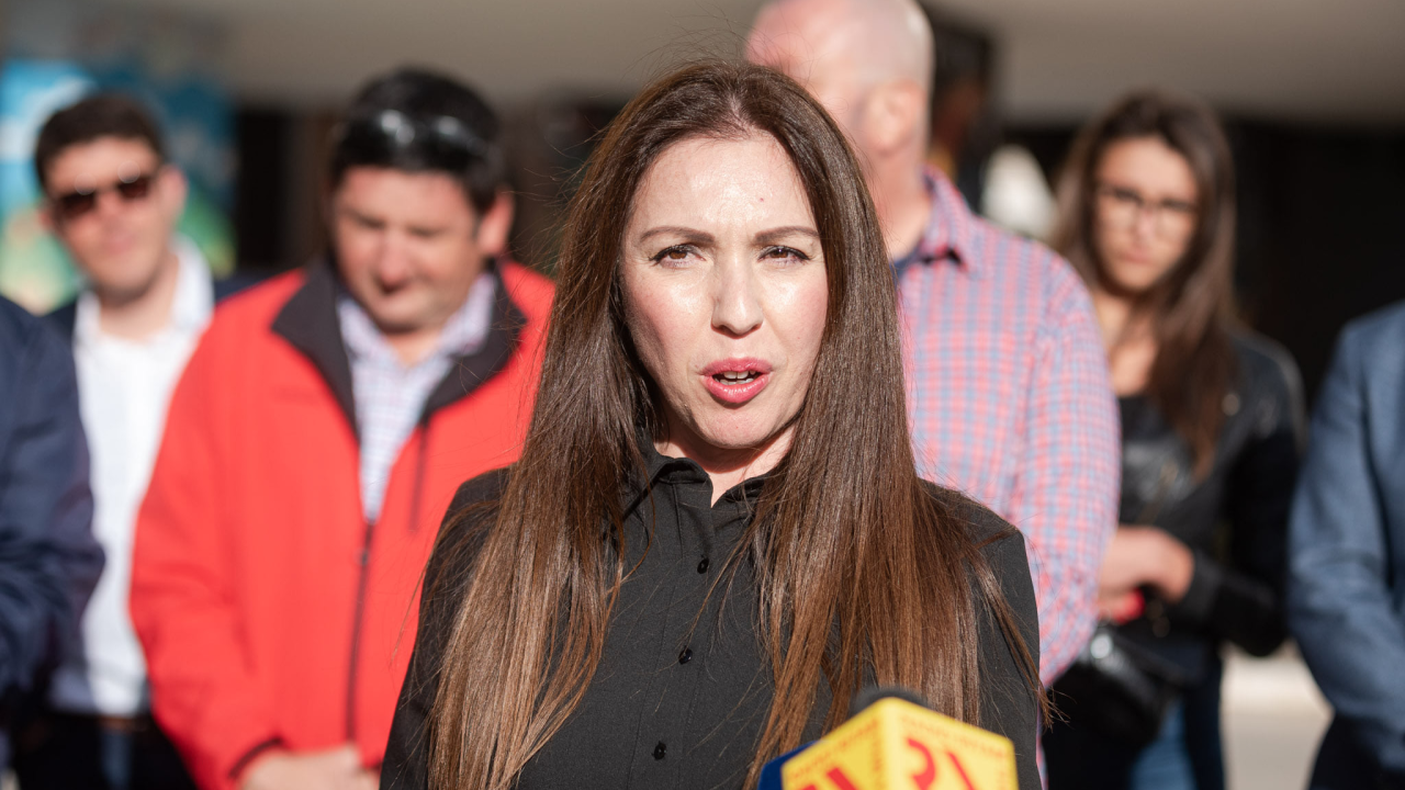 Iris Ukić Kotarac: 'Još uvijek postoje groblja kostura u ormarima, a po hodnicima Županije vladaju zombiji'