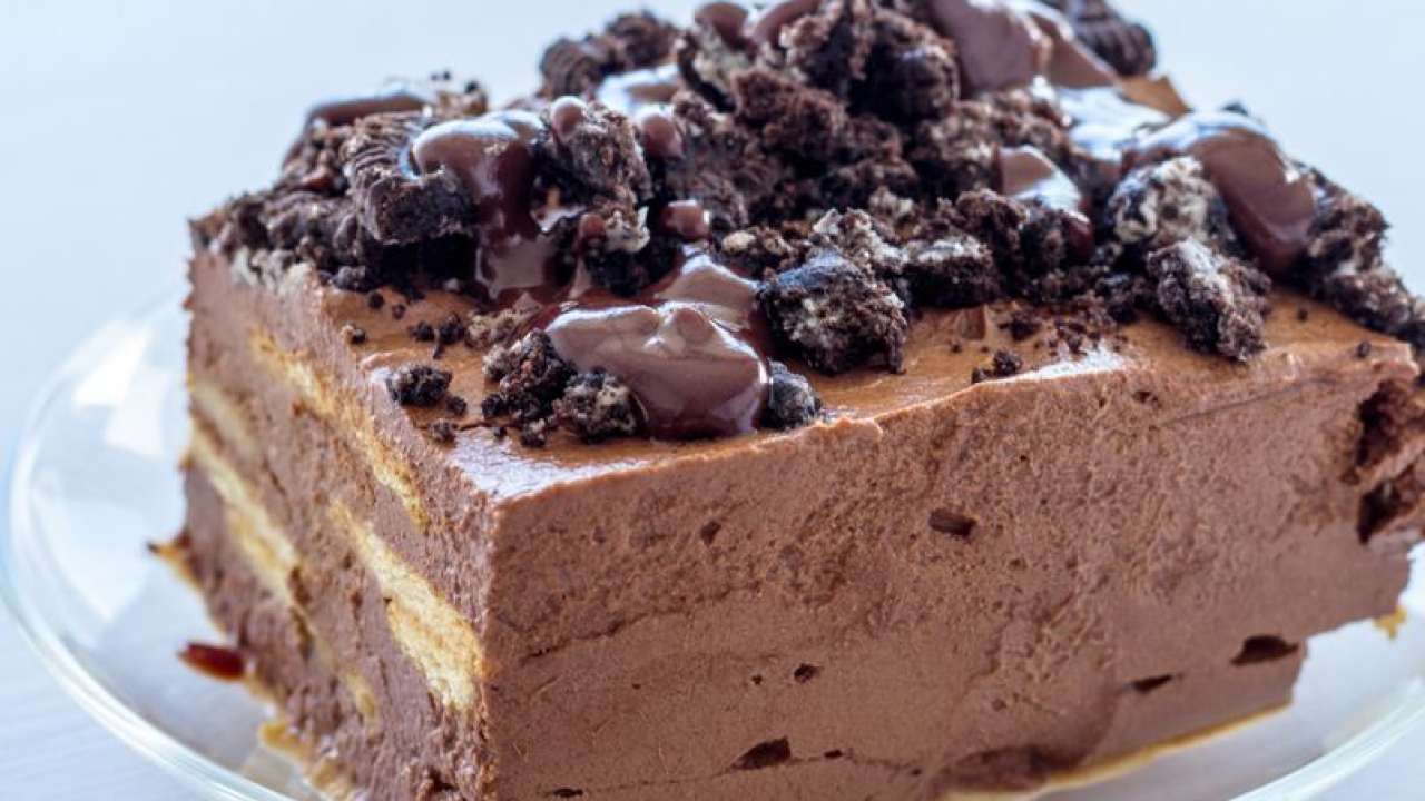 Bez pečenja! Recept za prefini kolač od čokolade koji se čuva u zamrzivaču