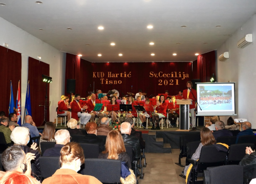 Fotografija 5 - Rajko Ćuzela Papata proglašen počasnim predsjednikom tišnjanskog KUD-a Hartić