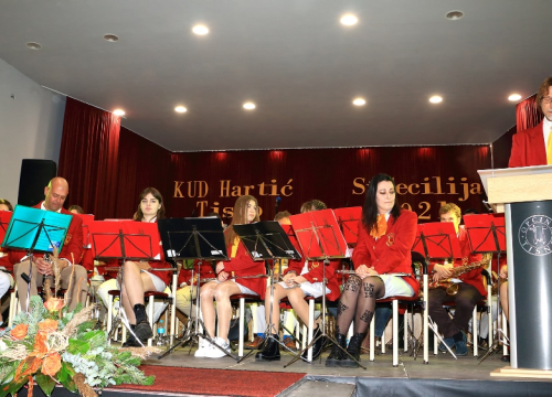 Fotografija 7 - Rajko Ćuzela Papata proglašen počasnim predsjednikom tišnjanskog KUD-a Hartić