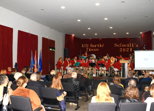 Fotografija 3 - Rajko Ćuzela Papata proglašen počasnim predsjednikom tišnjanskog KUD-a Hartić