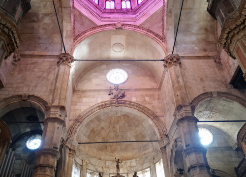 Fotografija 2 - Počinju novi radovi u šibenskoj katedrali, čisti se središnji svod: 'Na velikim svjetskim spomenicima uvijek je neka skela'