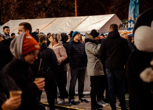 Fotografija 6 - Neno Belan i Fiumensi otvorili Advent u Kninu: Pogledajte atmosferu