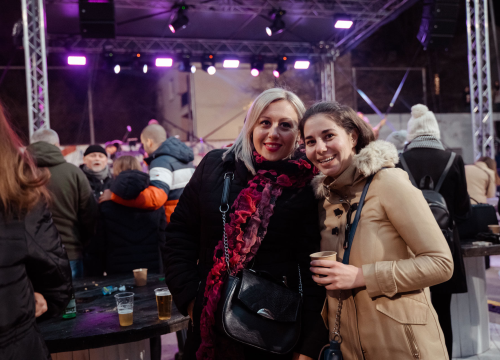 Fotografija 6 - Giuliano i Diktatori zagrijali i rasplesali Kninjane drugog dana Adventa: Pogledajte kako je bilo