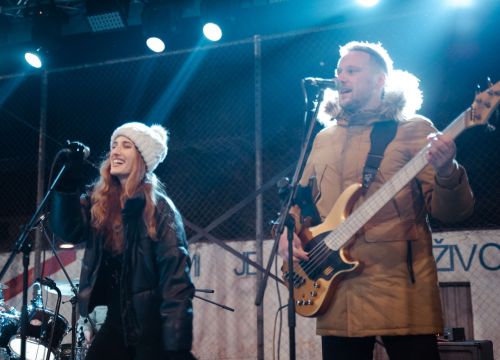 Fotografija 16 - Giuliano i Diktatori zagrijali i rasplesali Kninjane drugog dana Adventa: Pogledajte kako je bilo