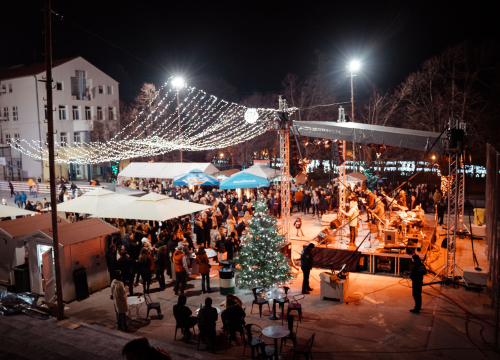 Fotografija 25 - Giuliano i Diktatori zagrijali i rasplesali Kninjane drugog dana Adventa: Pogledajte kako je bilo