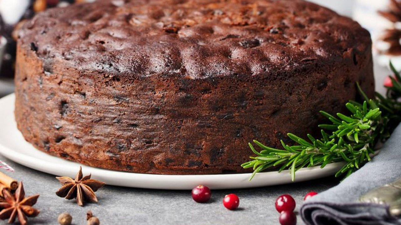 Natopljen rumom: Recept za blagdanski kolač koji se priprema tjednima, pa čak i mjesecima