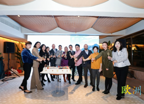 Fotografija 2 - Šibenčanka Franka Gulin nova je predsjednica Europske putničke komisije u Kini