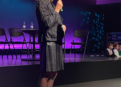 Fotografija 8 - U Kući umjetnosti Arsen predstavljena slikovnica 'Božićne priče' iz DV Šibenske masline: 'Novac od prodaje ide Kiari'