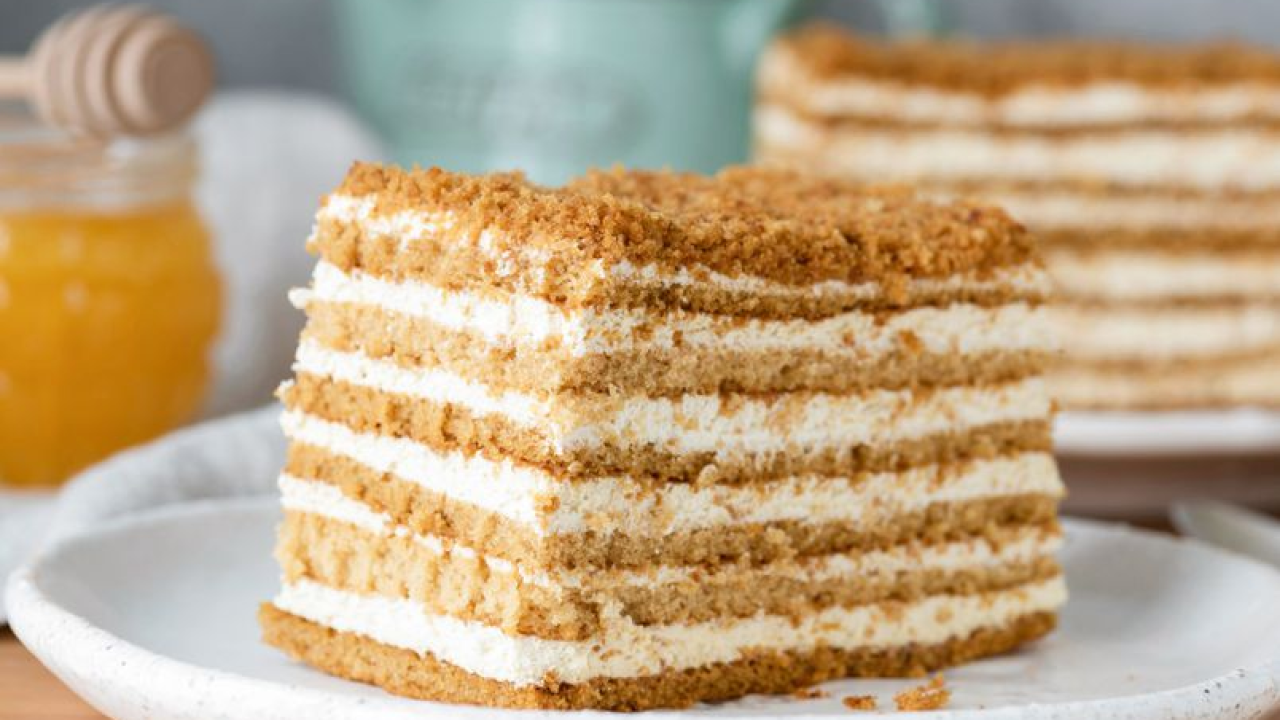 Medovik: Recept za prefinu tortu u kojoj Rusi uživaju za blagdane