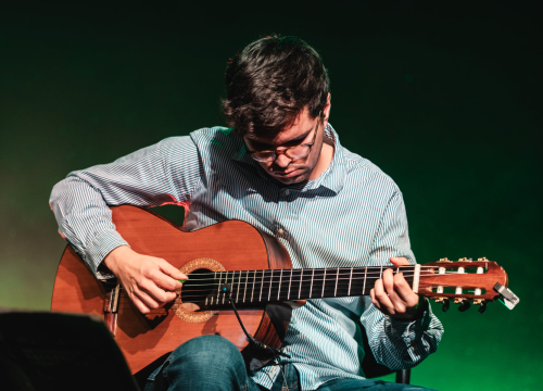 Fotografija 16 - Kantautorica Luce na blagdan sv. Luce razveselila Šibenčane na koncertu u Arsenu