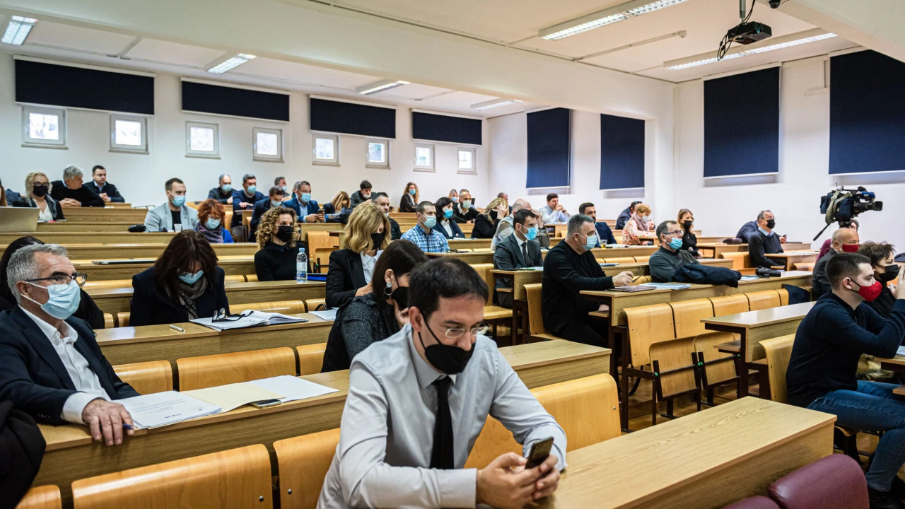 Je li gradskim vijećnicima dovoljno 7 dana za proučiti 550 stranica: Svima s kojima smo pričali nije, osim jednom…