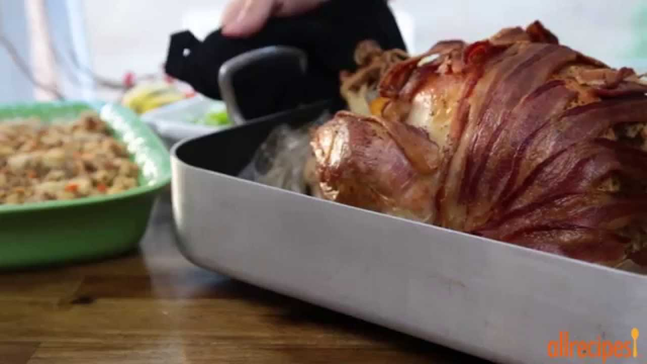 Za još finiji i sočniji okus: Trik s kojim nećete presušiti tuku pečenu u pećnici