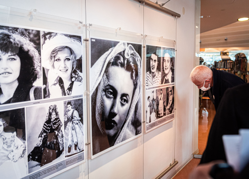 Otvorena izložba fotografija 'Lijepa, ljepša... Šibenčanka' novinara Stanka Ferića: 'Žene su ogledalo duše Šibenika'