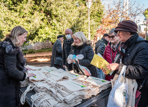 Fotografija 5 - Tisuću besplatnih platnenih vrećica za Šibenčane: 'Cilj nam je izbaciti najlone iz uporabe i podići svijest o štetnosti plastike'