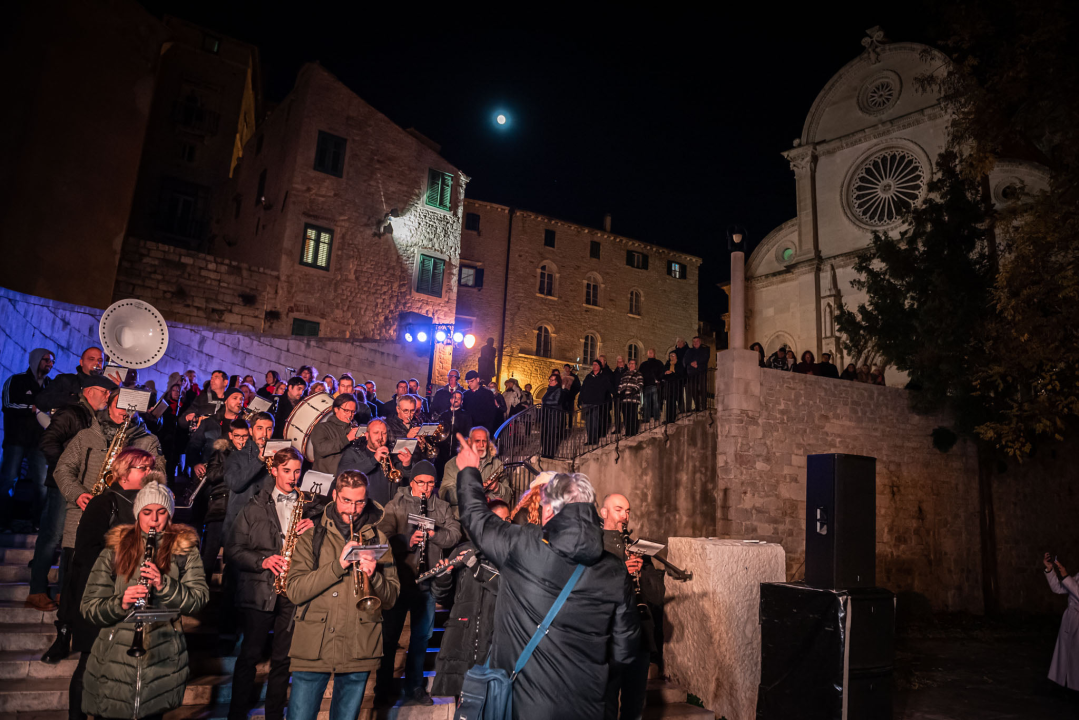 Proslavljena Proslava: 'Božić je tolika radost da žurimo proslaviti ga osam dana unaprijed'