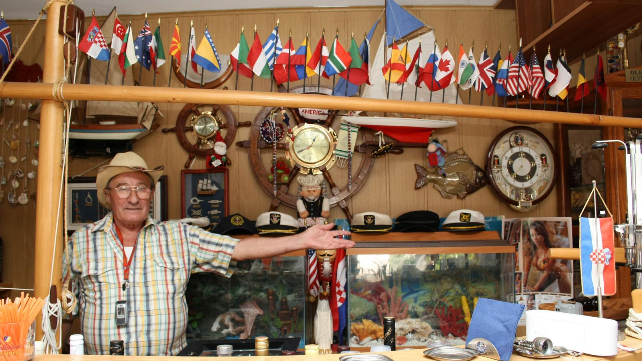 Legendarni šibenski kuhar Ivo Svirčić časti umirovljenike bakalarom i ribljim specijalitetima