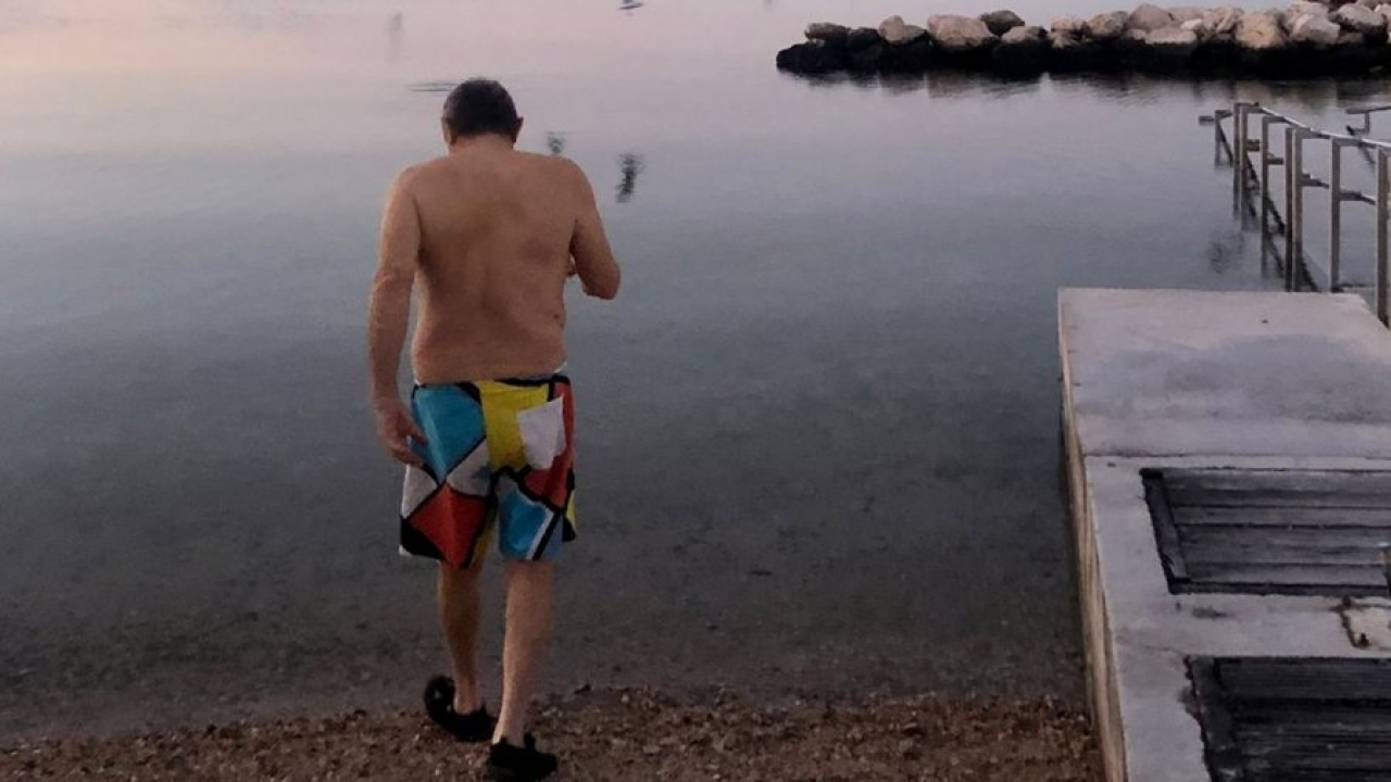 Za Vodičanina Emila Redžepovića nema zime, više od deset godina ne propušta plivanje u moru