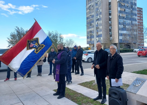 Obilježena 29. obljetnica osnutka pukovnije ‘Petar Krešimir IV’: Vijenci i svijeće za nestale i poginule