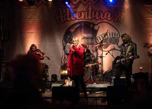 Fotografija 4 - Miro Odak i Lili Gee u đardinu napravili odličnu atmosferu uz rock hitove