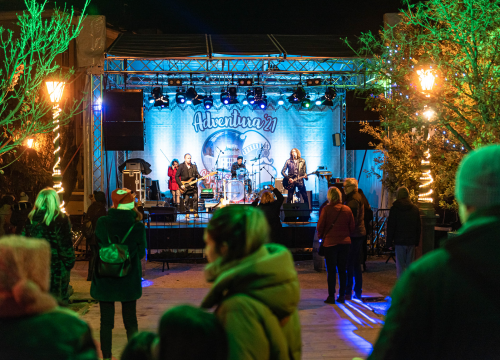 Fotografija 17 - Miro Odak i Lili Gee u đardinu napravili odličnu atmosferu uz rock hitove