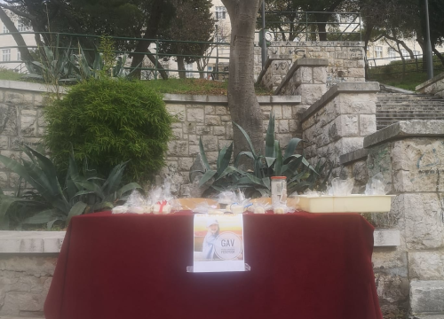 Fotografija 3 - Šibenski gimazijalci u školi prikupili 5826 kuna za liječenje male Kiare