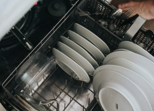 Najjednostavniji način za dubinsko čišćenje perilice posuđa