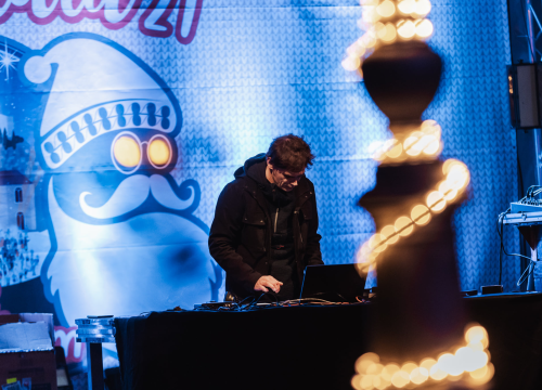 Elektronika u đardinu: Mirko Rak iliti Fikcio Monger počastio Šibenčane svojim 'full setom' na Adventuri