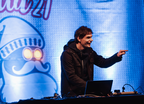 Fotografija 11 - Elektronika u đardinu: Mirko Rak iliti Fikcio Monger počastio Šibenčane svojim 'full setom' na Adventuri