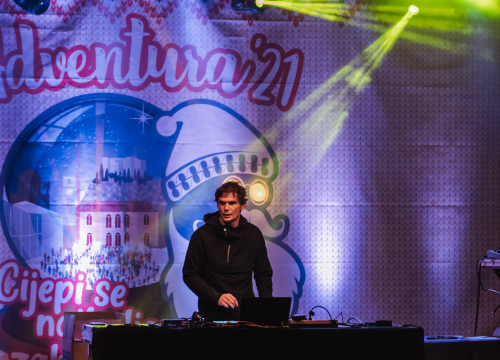 Fotografija 18 - Elektronika u đardinu: Mirko Rak iliti Fikcio Monger počastio Šibenčane svojim 'full setom' na Adventuri