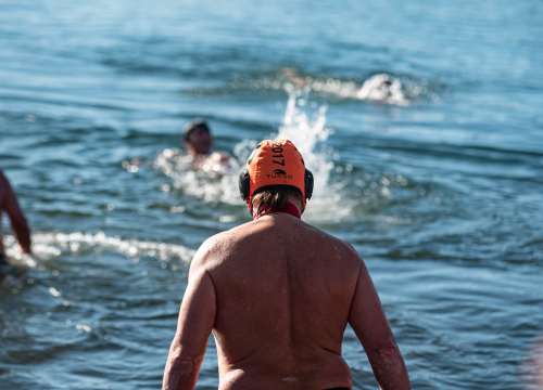 Fotografija 17 - Odvažnih 12 okupalo se na Banju u podne na samu Novu godinu: 'Ovo nije hladna voda'