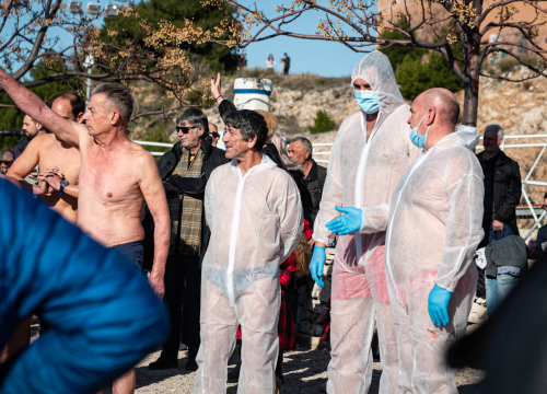 Fotografija 22 - Odvažnih 12 okupalo se na Banju u podne na samu Novu godinu: 'Ovo nije hladna voda'