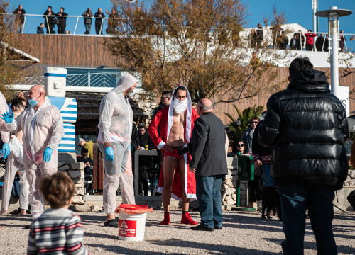 Fotografija 29 - Odvažnih 12 okupalo se na Banju u podne na samu Novu godinu: 'Ovo nije hladna voda'