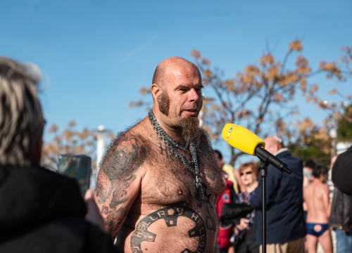 Fotografija 33 - Odvažnih 12 okupalo se na Banju u podne na samu Novu godinu: 'Ovo nije hladna voda'