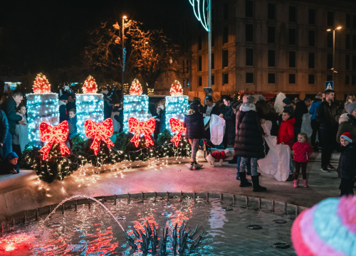 Fotografija 6 - Na Poljani pušteni lampioni za Kiaru: Prekrasni prizori u mirnoj novogodišnjoj noći