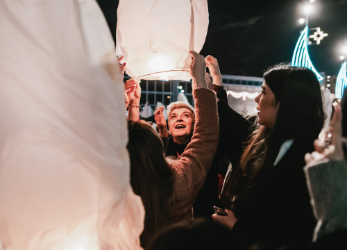 Fotografija 13 - Na Poljani pušteni lampioni za Kiaru: Prekrasni prizori u mirnoj novogodišnjoj noći