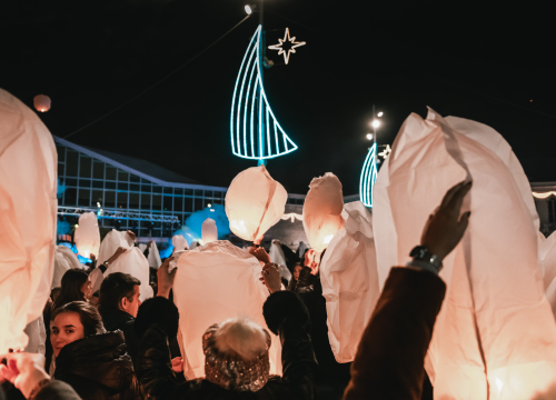 Fotografija 16 - Na Poljani pušteni lampioni za Kiaru: Prekrasni prizori u mirnoj novogodišnjoj noći